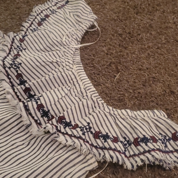 Off the shoulder shirt - Picture 3 of 3